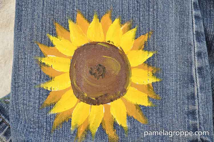 Fabric Painting Sunflowers, a great way to embellish jeans, jackets, totes or skirts! Make gifts and wearable art.