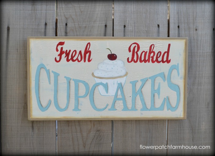 Paint a Cupcake Sign, vintage inspired sign painted in acrylics, a great beginners tutorial