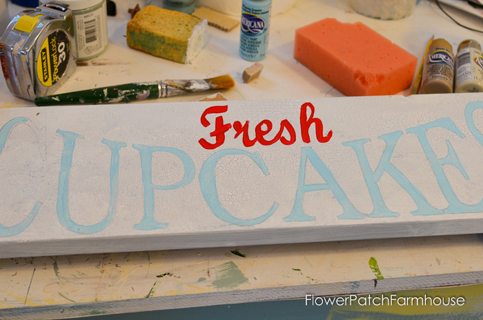 Paint a Cupcake Sign, vintage inspired sign painted in acrylics, a great beginners tutorial