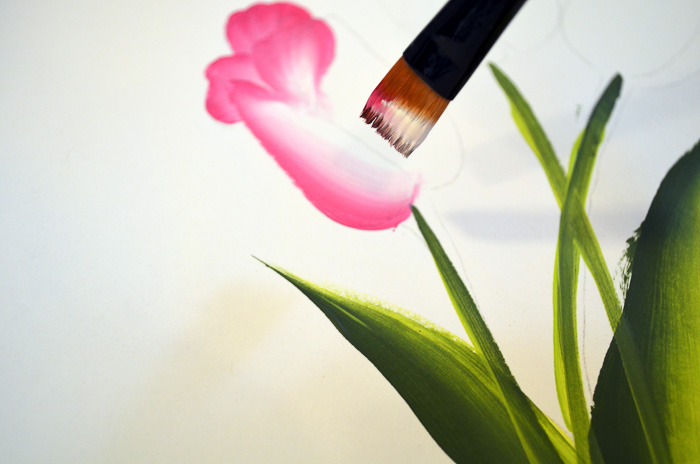 painting front petals on tulips, pamela groppe art, how to paint pink tulips