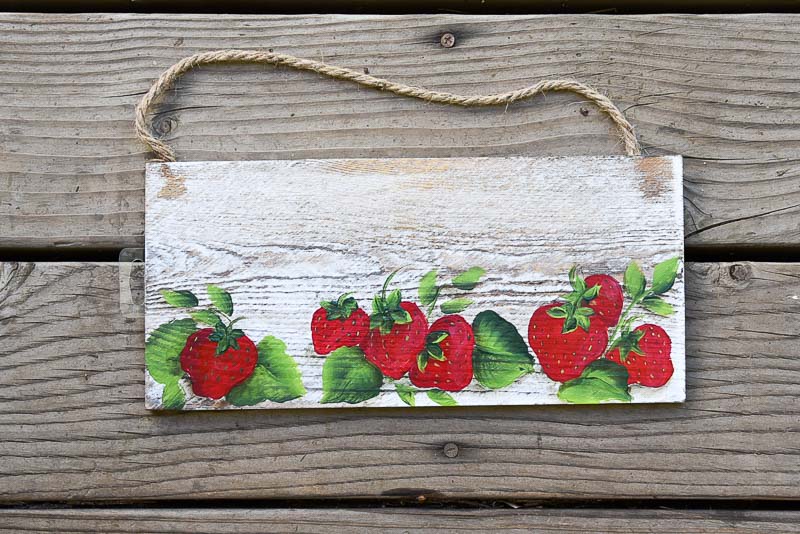 Pallet plank with hand painted strawberries