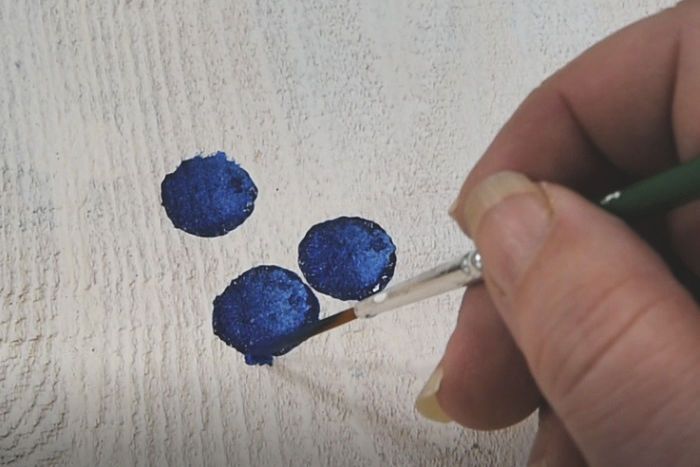 adding details to blueberry painting lesson, pamela groppe art