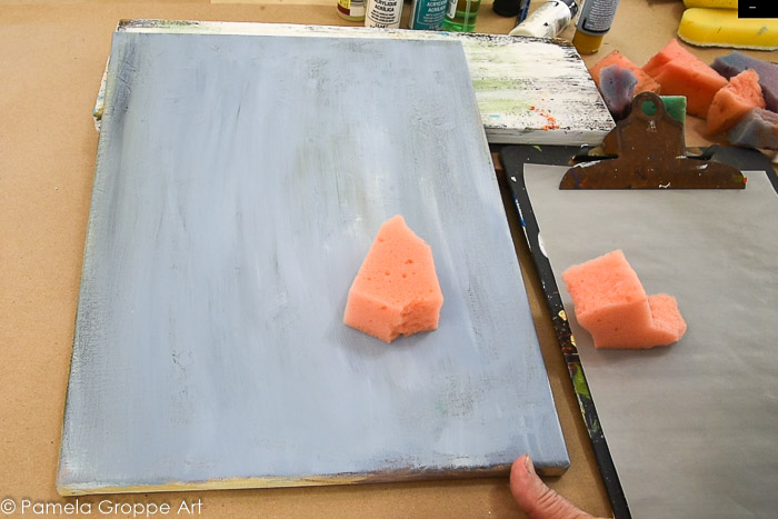Sponge pieces torn into different shapes