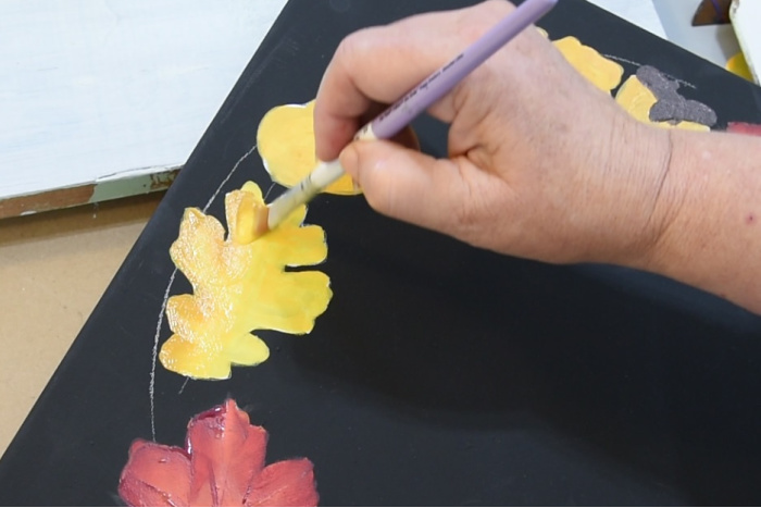 Paint the oak leaf