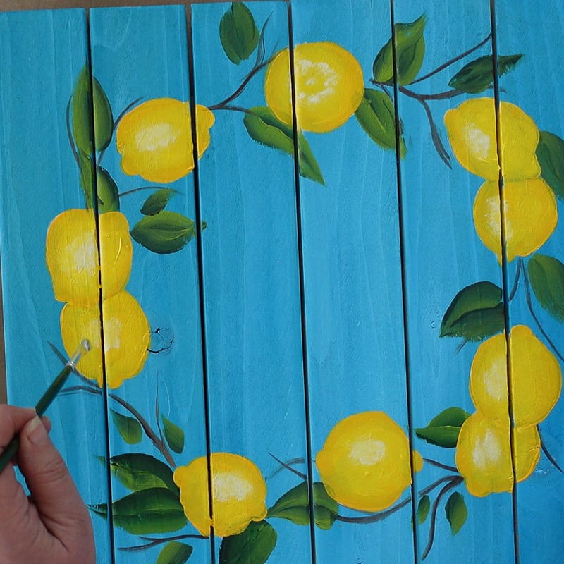 add white highlights to lemons in wreath