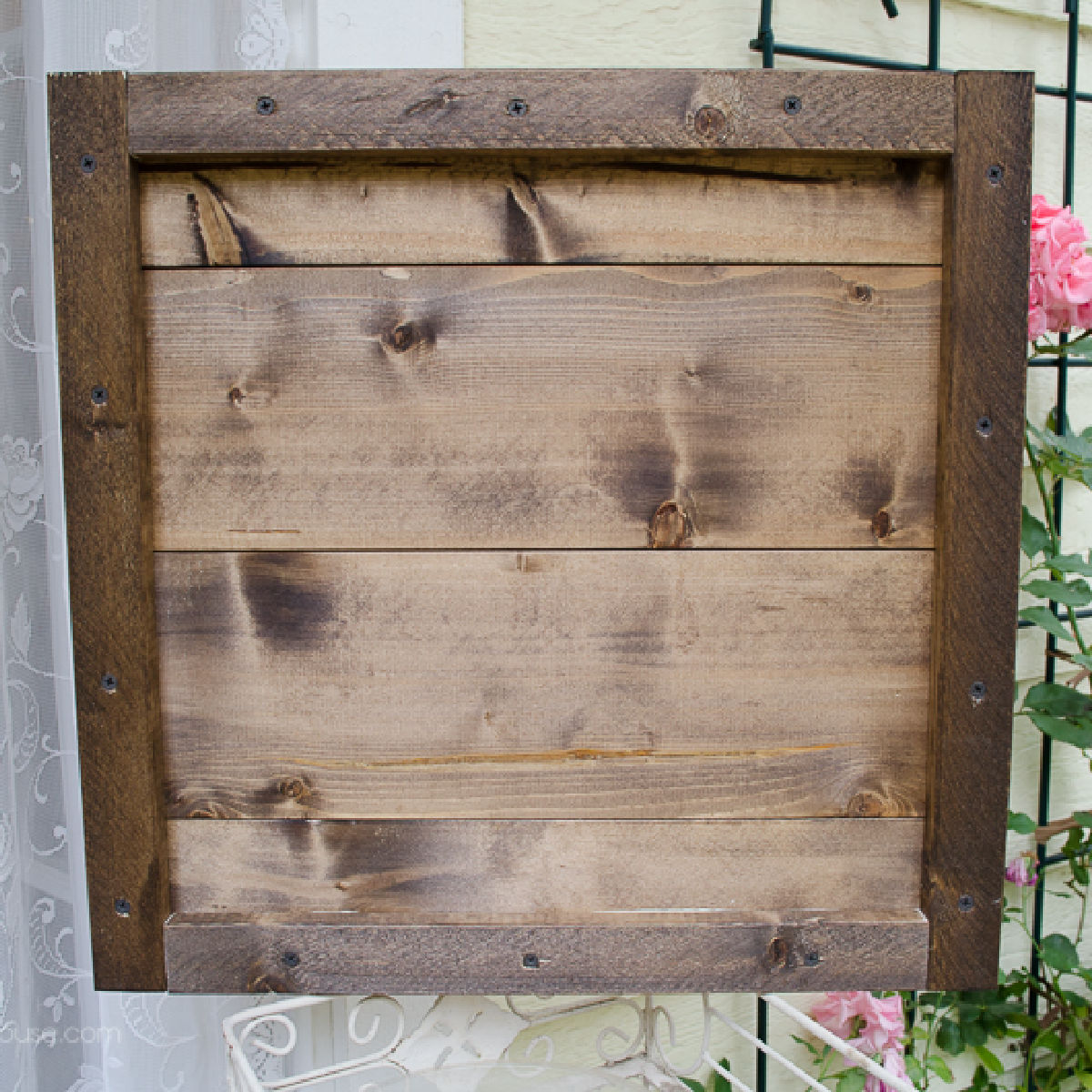 a diy vintage crate surface for painting